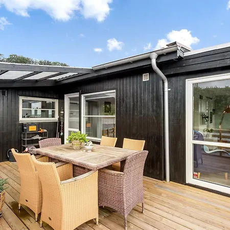 Filomena - 300m From The Sea By Interhome *